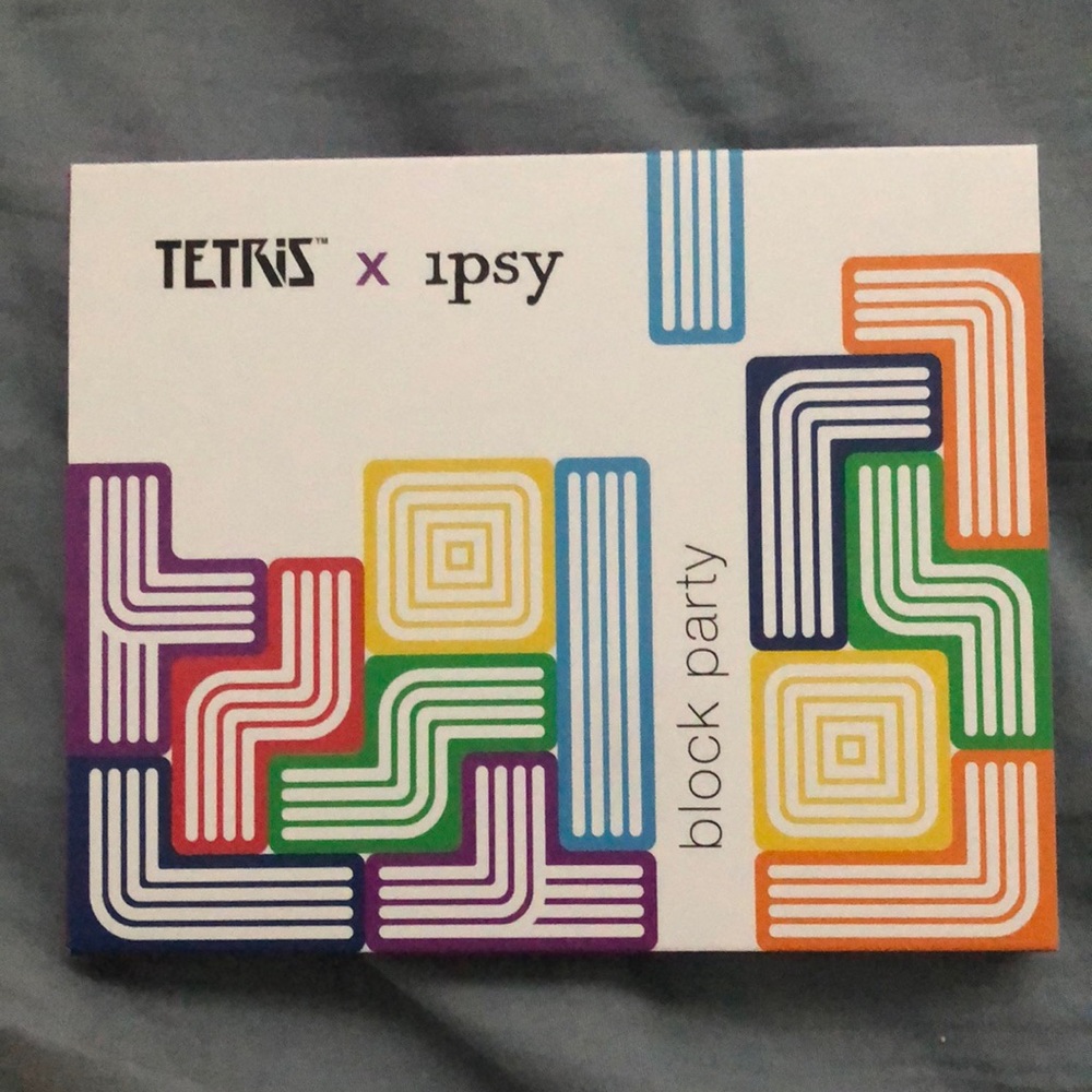 TETRIS x ipsy eyeshadow palette
